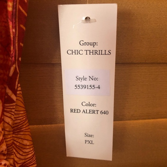 THOMAS & OLIVIA NWT CHIC SILKY CAP SLEEVES, LACED & TIE V-NECK TOP IN FLORAL PXL - Picture 4 of 7